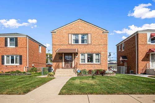 9215 S Green St, Chicago, IL, 60620-2711 | Card Image