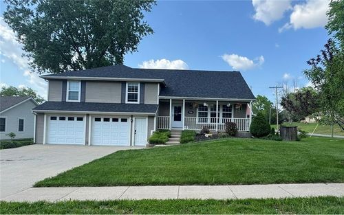 702 Deerfield St, Leavenworth, KS, 66048-5541 | Card Image