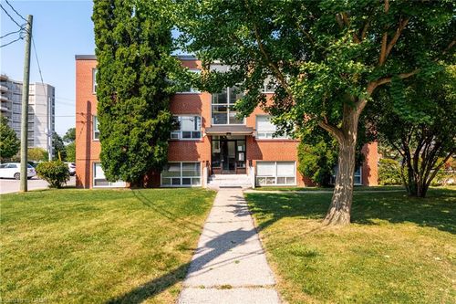 208-37 Mericourt Rd, Hamilton, ON, L8S2N5 | Card Image