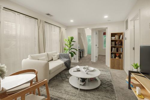 398 Banfil St, Saint Paul, MN, 55102-2902 | Card Image