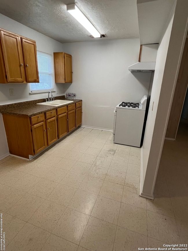 627 Baltzell Ave, House other with 3 bedrooms, 1 bathrooms and null parking in San Antonio TX | Image 5
