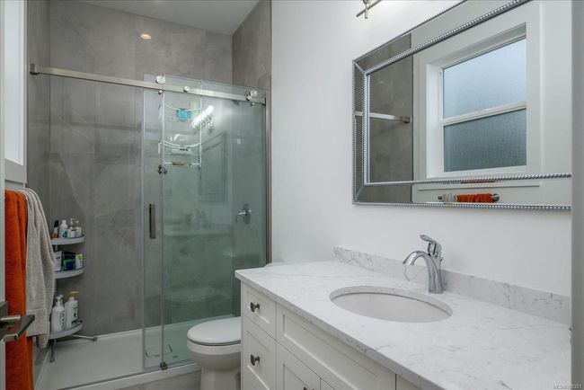 2339 York Cres, House other with 4 bedrooms, 3 bathrooms and 4 parking in Nanaimo BC | Image 10