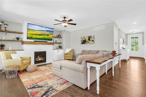2415 Windmill Cir, Platte City, MO, 64079-7519 | Card Image