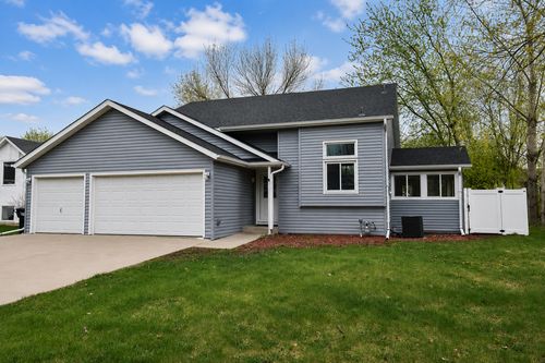 1806 36 1/2 Avenue S, Fargo, ND, 58104 | Card Image