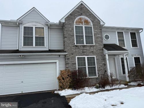 140 Thomas Dr, YORK, PA, 17404-8285 | Card Image