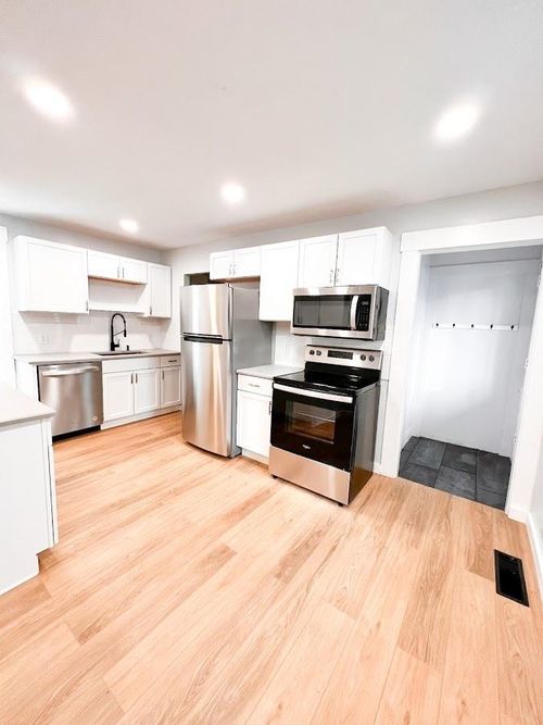 apt-1-178 Pleasant St, Claremont, NH, 03743-3105 | Card Image