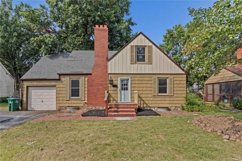 5312 W 58th St, Roeland Park, KS, 66205-2852 | Card Image
