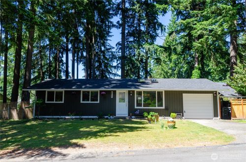 5517 Huntwick Dr Nw, Gig Harbor, WA, 98335-7412 | Card Image