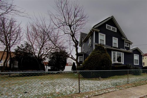 29 3rd Ave, East Rockaway, NY, 11518-1914 | Card Image