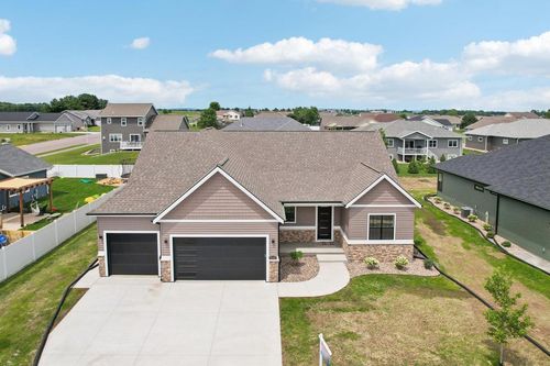 232 Falcon Ct, SAUK CITY, WI, 53583-9325 | Card Image