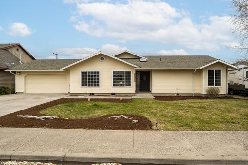 730 Nw 19th Pl, Redmond, OR, 97756-8803 | Card Image