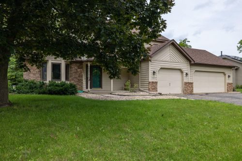 15813 Garden View Drive, Apple Valley, MN, 55124 | Card Image