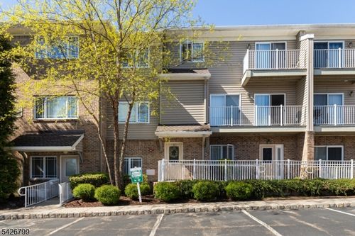 43 Manchester Ct, Kinnelon, NJ, 07405-2985 | Card Image