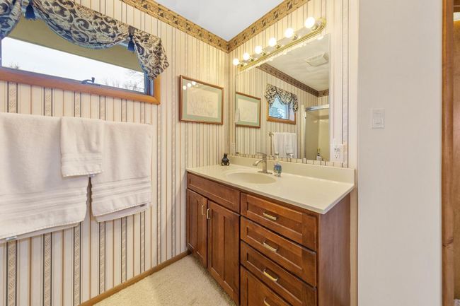 39 Main bathroom.jpg | Image 28