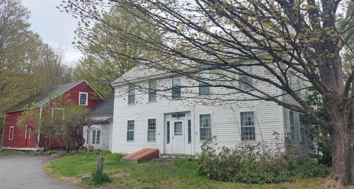735 Main St, Chester, VT, 05143-9366 | Card Image