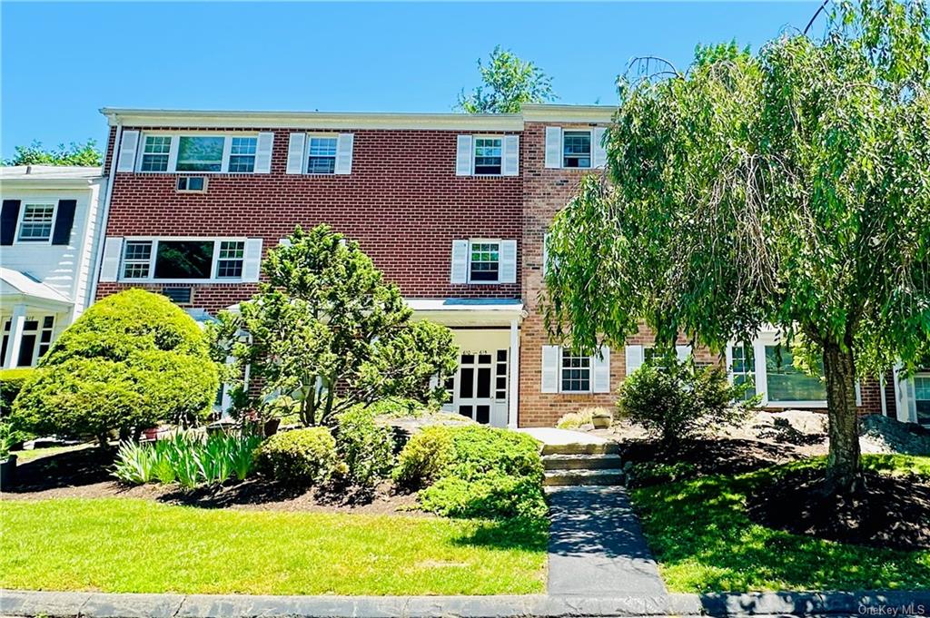 Woodland Hills Rd, White Plains, NY 10603