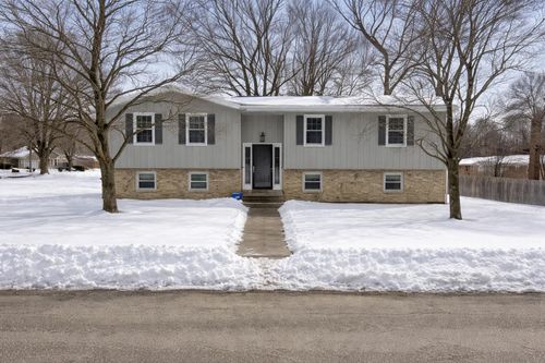 8999 Woodland Dr, Newburgh, IN, 47630-2403 | Card Image