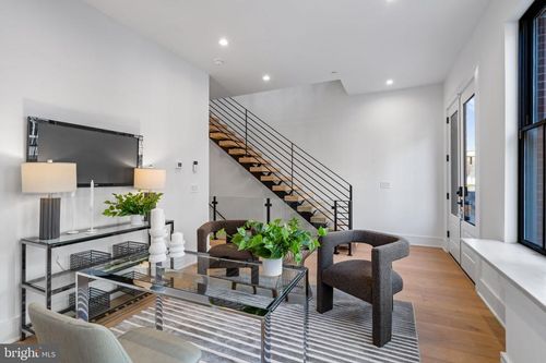 244 N 2nd St, PHILADELPHIA, PA, 19106-1239 | Card Image