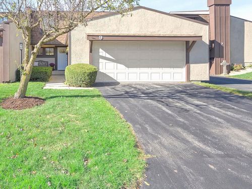 9-9 Stonehearth Square, Indian Head Park, IL, 60525 | Card Image