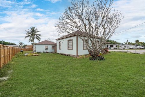 145 Nw 6th Ave, Florida City, FL, 33034-3211 | Card Image