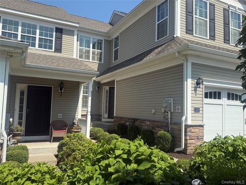 15 Evan Ct, Fishkill, NY, 12524-4206 | Card Image