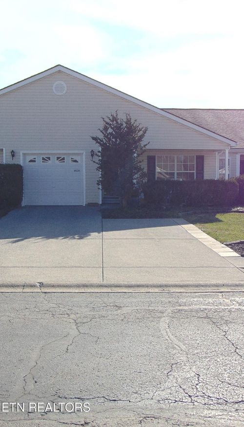 8528 Wisteria Way, Knoxville, TN, 37931-4398 | Card Image