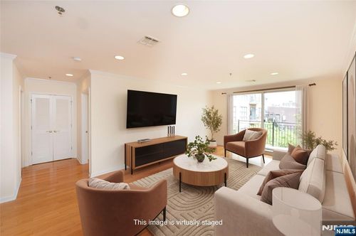 659 1st St, Hoboken, NJ, 07030-8832 | Card Image