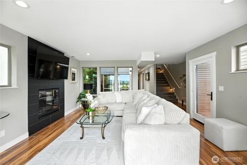 8221 S 121st St, Seattle, WA, 98178-4436 | Card Image