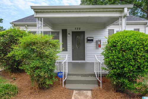 732 Center Pl Sw, BIRMINGHAM, AL, 35211-2926 | Card Image