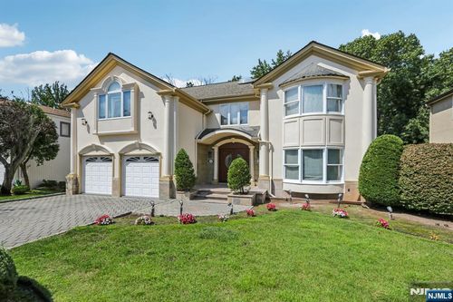 12 Summit St, Englewood Cliffs, NJ, 07632-1444 | Card Image