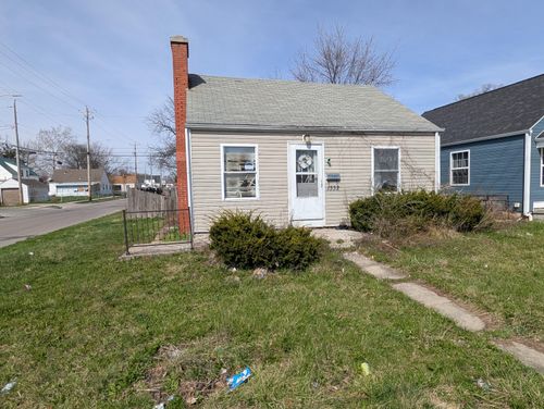 1332 E Hudson St, Columbus, OH, 43211-1413 | Card Image