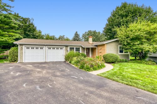204 Hillside Ct, Lake Zurich, IL, 60047-2414 | Card Image
