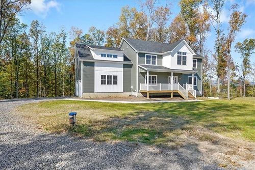 49 Montgomery Ct, Walden, NY, 12586 | Card Image