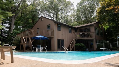 65 Huguenot Dr, East Greenwich, RI, 02818-1519 | Card Image