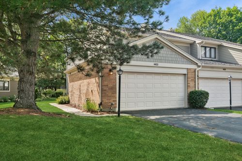 1422 James Ct, Libertyville, IL, 60048-5220 | Card Image