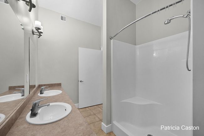 1 - 600 Broadway Ave, Condo with 2 bedrooms, 2 bathrooms and null parking in Grand Rapids MI | Image 15