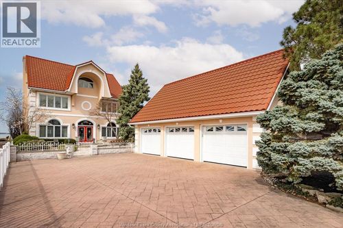 10960 Riverside Dr E, Windsor, ON, N8P1A4 | Card Image
