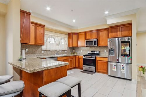 204 E 121st St, Los Angeles, CA, 90061 | Card Image