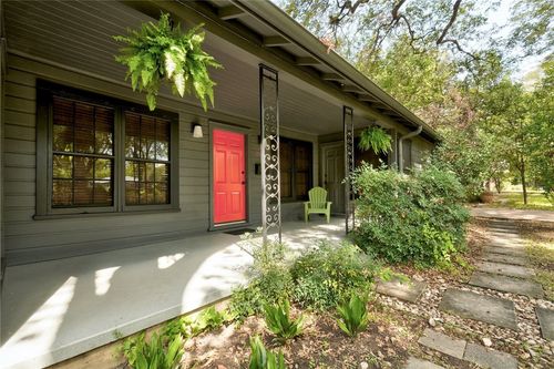 4504 Elwood Rd, Austin, TX, 78722-1018 | Card Image