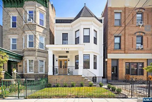2602 Palisade Ave, Weehawken, NJ, 07086-4632 | Card Image