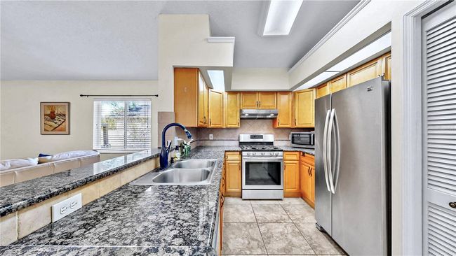 140 Sage Cir, House other with 3 bedrooms, 2 bathrooms and null parking in Crystal Beach FL | Image 4