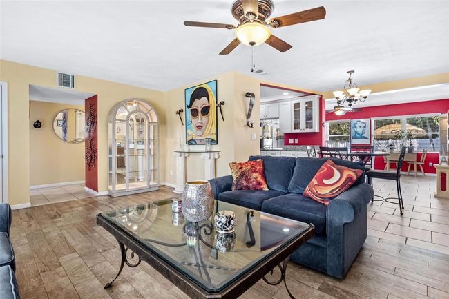 10448 Hetrick Cir W, House other with 3 bedrooms, 2 bathrooms and null parking in Largo FL | Image 5