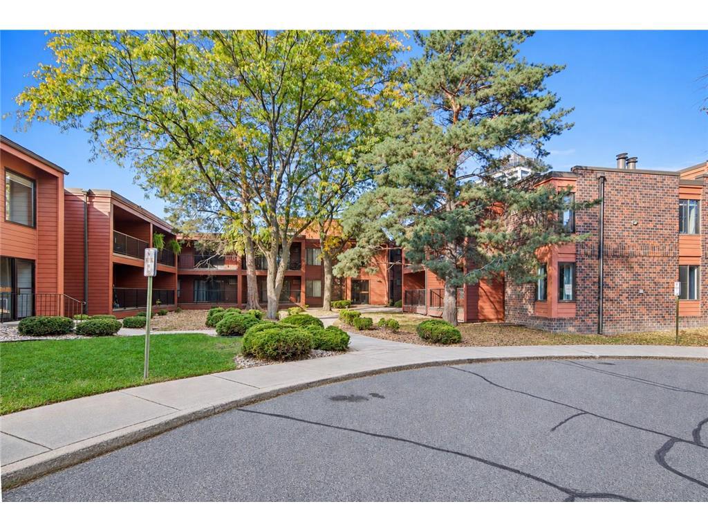 Residential in BLOOMINGTON 3