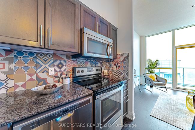 8 - 65 Speers Rd, Condo with 2 bedrooms, 1 bathrooms and null parking in Oakville ON | Image 7