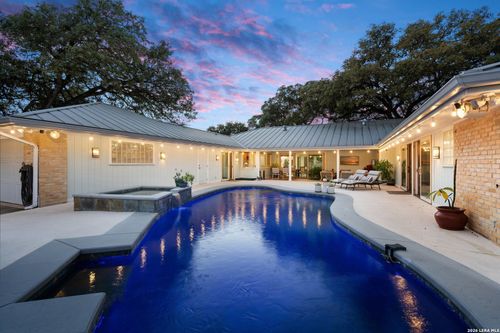 9202 Village Dr, San Antonio, TX, 78217-3425 | Card Image