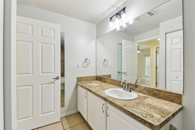 APT-304 - 5606 Pinnacle Heights Cir, Condo with 2 bedrooms, 2 bathrooms and null parking in TAMPA FL | Image 25
