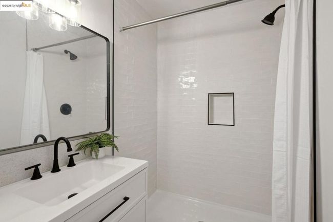 6419 Dallas Way, House other with 3 bedrooms, 2 bathrooms and 1 parking in Sacramento CA | Image 17