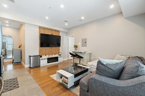 201-16 Troy St, Jersey City, NJ, 07307-3836 | Card Image