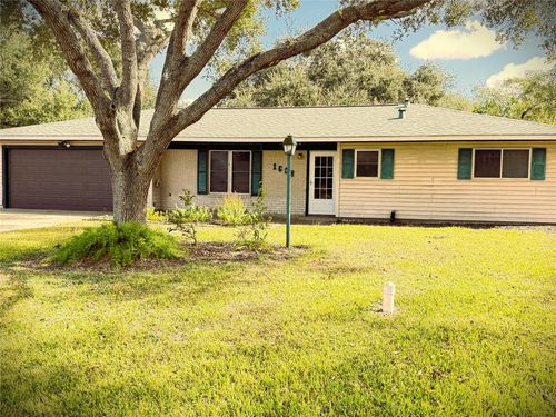 1608 Michael St, El Campo, TX, 77437-9348 | Card Image