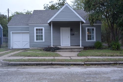 712 W Cantey St, Fort Worth, TX, 76110-3221 | Card Image
